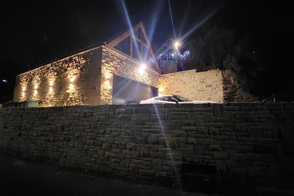 Luxury 1 Bed Coach House Apartment Huddersfield Bagian luar foto