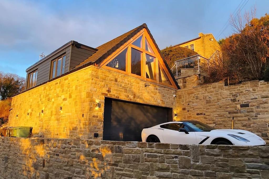 Luxury 1 Bed Coach House Apartment Huddersfield Bagian luar foto